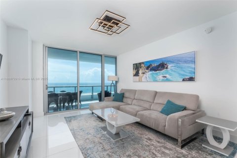 Condominio en alquiler en Miami Beach, Florida, 2 dormitorios, 100.71 m2 № 1895870 - foto 4