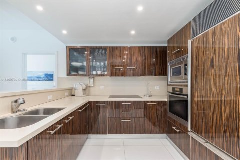 Condominio en alquiler en Miami Beach, Florida, 2 dormitorios, 100.71 m2 № 1895870 - foto 8