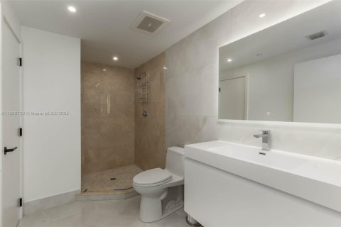Condominio en alquiler en Miami Beach, Florida, 2 dormitorios, 100.71 m2 № 1895870 - foto 16