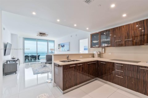 Condominio en alquiler en Miami Beach, Florida, 2 dormitorios, 100.71 m2 № 1895870 - foto 7