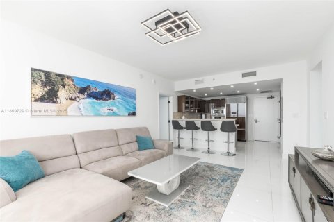 Condominio en alquiler en Miami Beach, Florida, 2 dormitorios, 100.71 m2 № 1895870 - foto 6