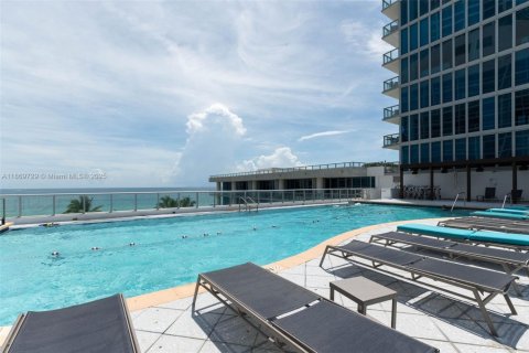 Condominio en alquiler en Miami Beach, Florida, 2 dormitorios, 100.71 m2 № 1895870 - foto 18