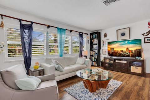 House in Bradenton, Florida 2 bedrooms, 130.25 sq.m. № 1802140 - photo 4