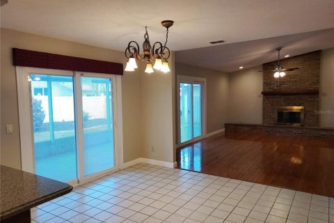 House in Brandon, Florida 4 bedrooms, 248.98 sq.m. № 2222372 - photo 18