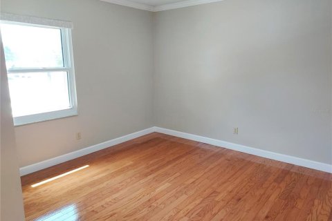 House in Brandon, Florida 4 bedrooms, 248.98 sq.m. № 2222372 - photo 25