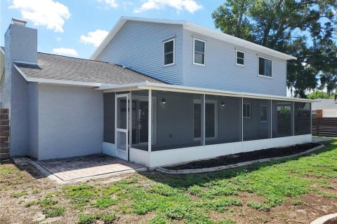 House in Brandon, Florida 4 bedrooms, 248.98 sq.m. № 2222372 - photo 5