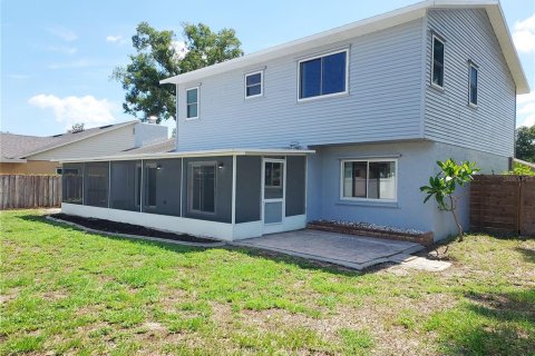 House in Brandon, Florida 4 bedrooms, 248.98 sq.m. № 2222372 - photo 3