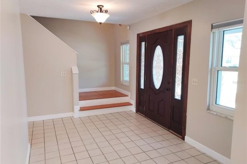 House in Brandon, Florida 4 bedrooms, 248.98 sq.m. № 2222372 - photo 8