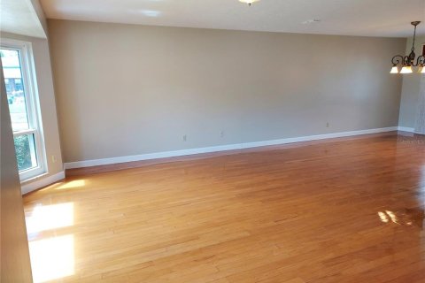 House in Brandon, Florida 4 bedrooms, 248.98 sq.m. № 2222372 - photo 9