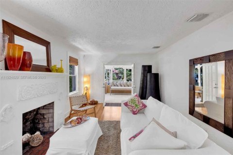 Casa en venta en Miami Shores, Florida, 2 dormitorios, 99.68 m2 № 1984192 - foto 13