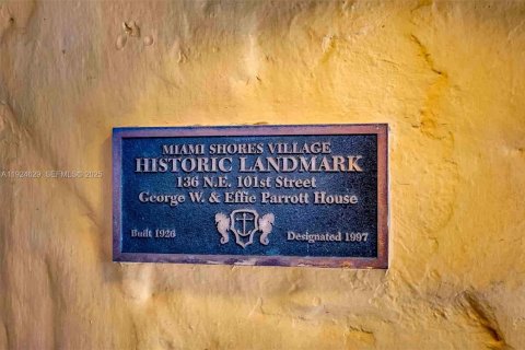 Casa en venta en Miami Shores, Florida, 2 dormitorios, 99.68 m2 № 1984192 - foto 6