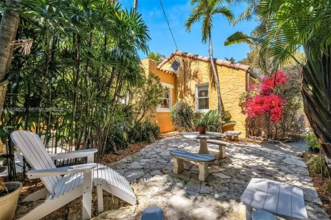 Casa en venta en Miami Shores, Florida, 2 dormitorios, 99.68 m2 № 1984192 - foto 3