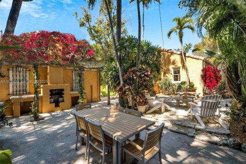 Casa en venta en Miami Shores, Florida, 2 dormitorios, 99.68 m2 № 1984192 - foto 1