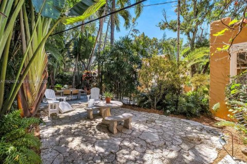 Casa en venta en Miami Shores, Florida, 2 dormitorios, 99.68 m2 № 1984192 - foto 4