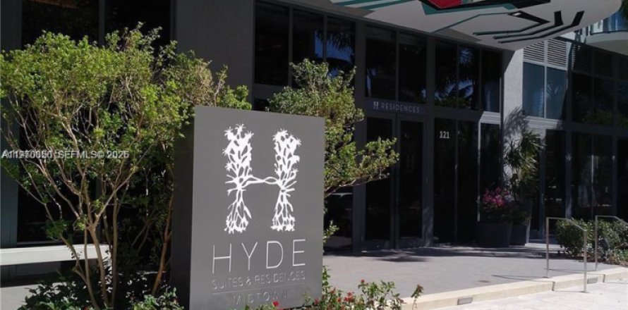 Condominio en Miami, Florida, 2 dormitorios  № 2032706