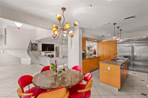 Купить виллу или дом в Корал-Гейблс, Флорида 6 спален, 366.96м2, № 1998558 - фото 12