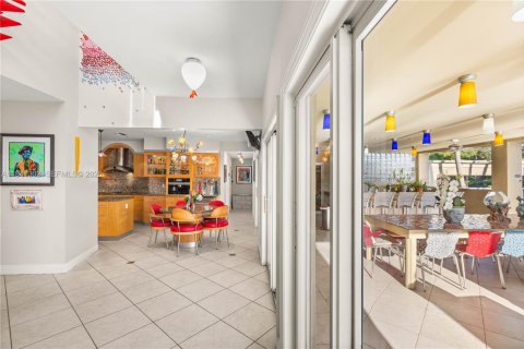 Купить виллу или дом в Корал-Гейблс, Флорида 6 спален, 366.96м2, № 1998558 - фото 20