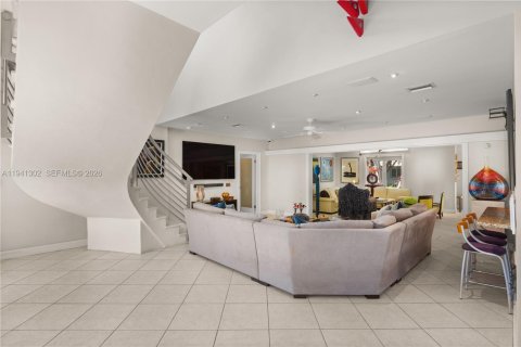 Купить виллу или дом в Корал-Гейблс, Флорида 6 спален, 366.96м2, № 1998558 - фото 10