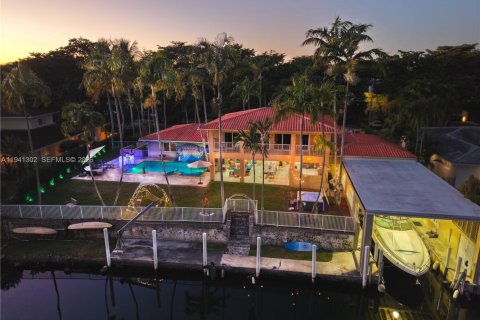 Купить виллу или дом в Корал-Гейблс, Флорида 6 спален, 366.96м2, № 1998558 - фото 6