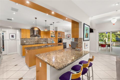 Купить виллу или дом в Корал-Гейблс, Флорида 6 спален, 366.96м2, № 1998558 - фото 18