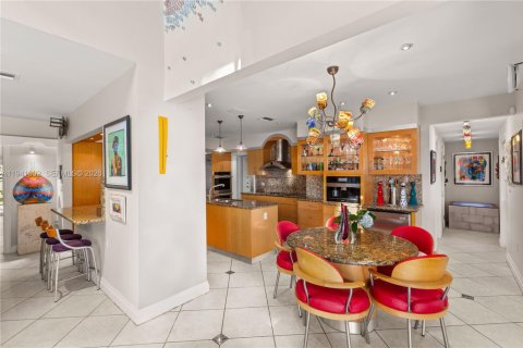 Купить виллу или дом в Корал-Гейблс, Флорида 6 спален, 366.96м2, № 1998558 - фото 11