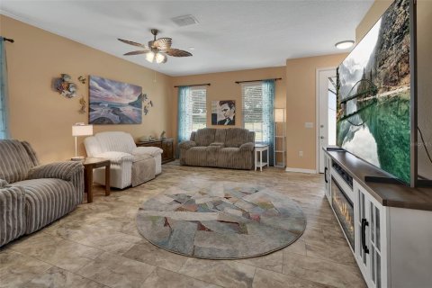 Casa en venta en DeLand, Florida, 4 dormitorios, 285.21 m2 № 2152085 - foto 3