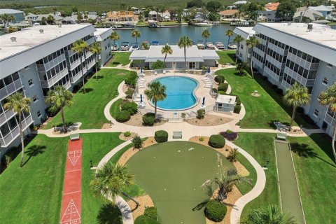 Condo in New Smyrna Beach, Florida, 1 bedroom № 2167076