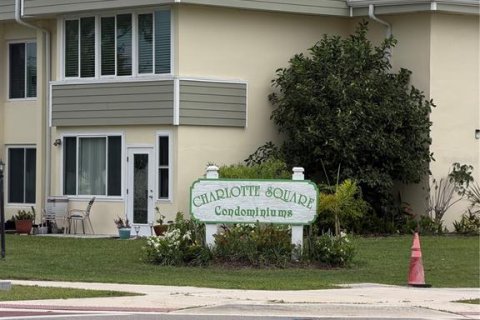 Condo in Port Charlotte, Florida, 1 bedroom № 2219424