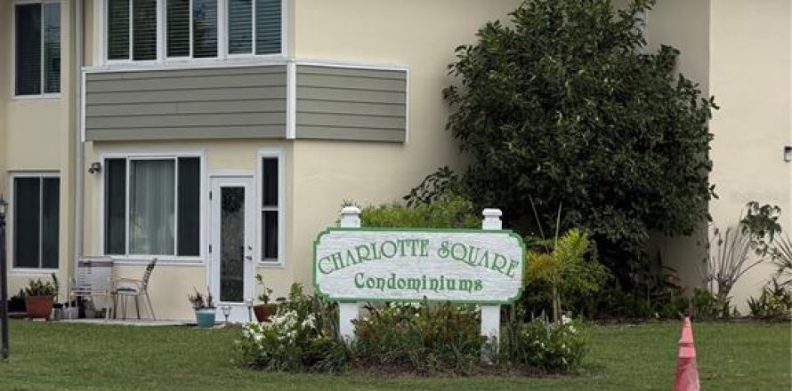 Condo in Port Charlotte, Florida, 1 bedroom № 2219424