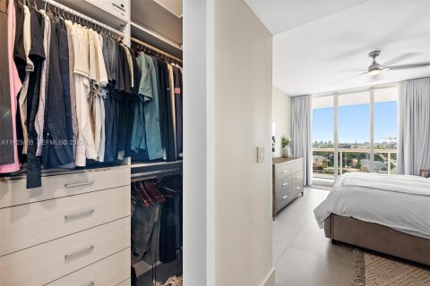 Copropriété à vendre à Surfside, Floride: 2 chambres, 117.06 m2 № 1977371 - photo 24