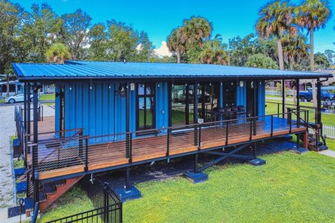 House in Astor, Florida 2 bedrooms, 144.56 sq.m. № 2396356 - photo 15