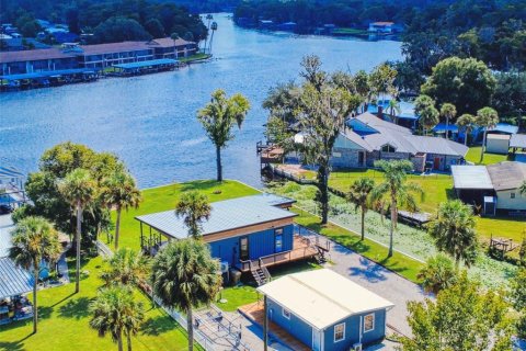 House in Astor, Florida 2 bedrooms, 144.56 sq.m. № 2396356 - photo 2