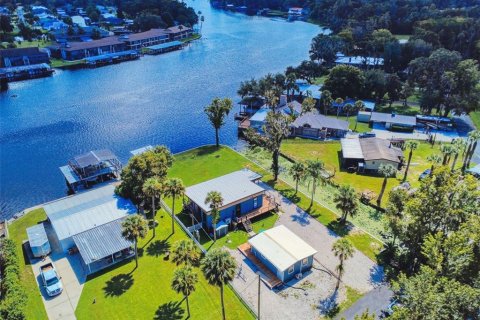 House in Astor, Florida 2 bedrooms, 144.56 sq.m. № 2396356 - photo 11