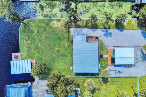 House in Astor, Florida 2 bedrooms, 144.56 sq.m. № 2396356 - photo 12