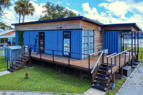 House in Astor, Florida 2 bedrooms, 144.56 sq.m. № 2396356 - photo 6