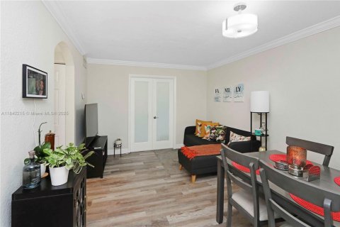 Condo in Palmetto Bay, Florida, 2 bedrooms  № 1834523 - photo 9