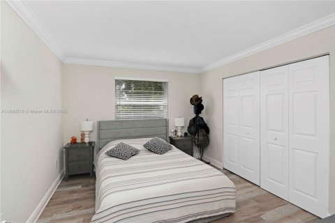 Condo in Palmetto Bay, Florida, 2 bedrooms  № 1834523 - photo 16