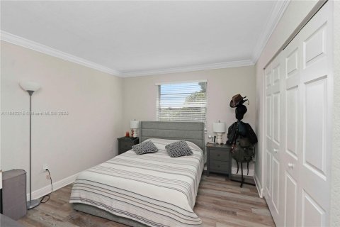 Condo in Palmetto Bay, Florida, 2 bedrooms  № 1834523 - photo 14