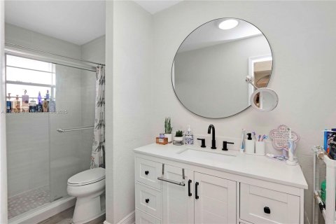 Condo in Palmetto Bay, Florida, 2 bedrooms  № 1834523 - photo 23
