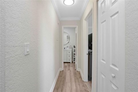 Condo in Palmetto Bay, Florida, 2 bedrooms  № 1834523 - photo 11