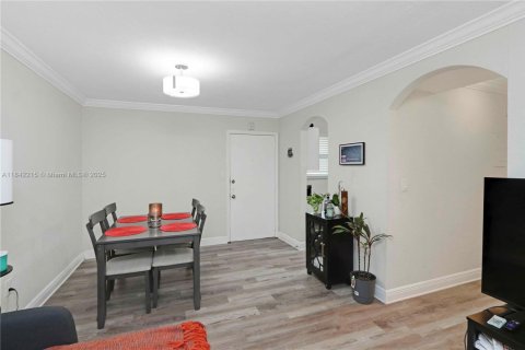 Condo in Palmetto Bay, Florida, 2 bedrooms  № 1834523 - photo 21