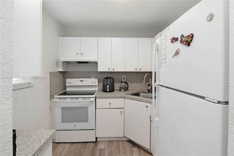 Condo in Palmetto Bay, Florida, 2 bedrooms  № 1834523 - photo 5