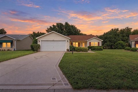 House in The Villages, Florida 3 bedrooms, 129.32 sq.m. № 2427169