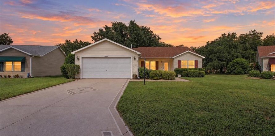 House in The Villages, Florida 3 bedrooms, 129.32 sq.m. № 2427169