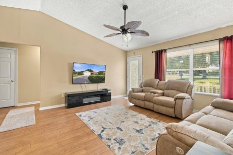 House in The Villages, Florida 3 bedrooms, 129.32 sq.m. № 2427169 - photo 5