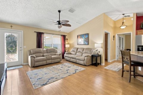 House in The Villages, Florida 3 bedrooms, 129.32 sq.m. № 2427169 - photo 7