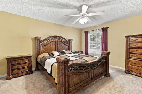 House in The Villages, Florida 3 bedrooms, 129.32 sq.m. № 2427169 - photo 12