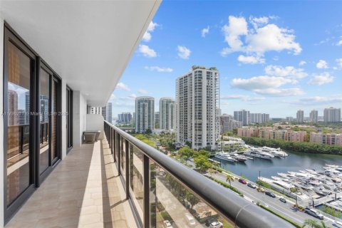 Снять в аренду кондоминиум в Авентура, Флорида 2 спальни, 169.55м2, № 1959099 - фото 23