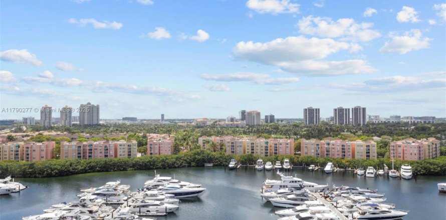 Кондоминиум с 2 спальнями в Авентура, Флорида № 1959099