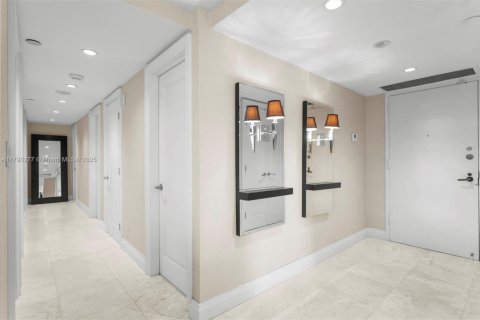 Снять в аренду кондоминиум в Авентура, Флорида 2 спальни, 169.55м2, № 1959099 - фото 2